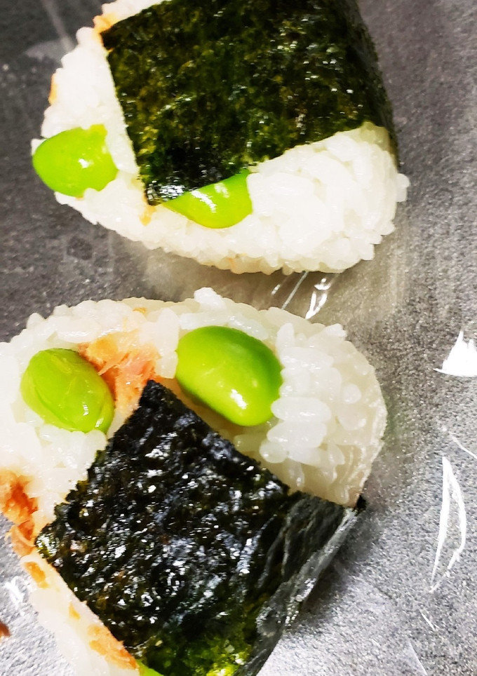 鮭と枝豆のおにぎり-レシピのメイン写真