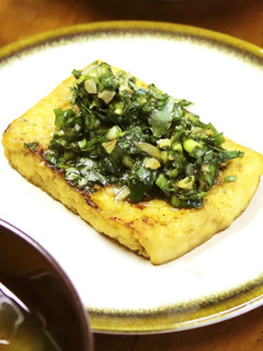 たっぷり薬味ダレの焼き厚揚げ-レシピのメイン写真