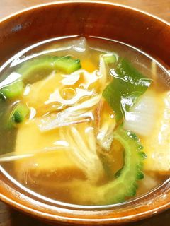 ゴーヤ、薄揚げ、高野豆腐のお味噌汁-レシピのメイン写真
