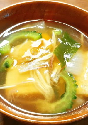ゴーヤ、薄揚げ、高野豆腐のお味噌汁-レシピのメイン写真