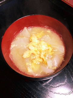 玉ねぎと卵の味噌汁-レシピのメイン写真