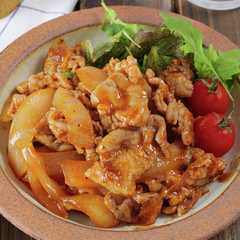 รูปของ 豚こまと玉ねぎのスパイシーポークチャップ