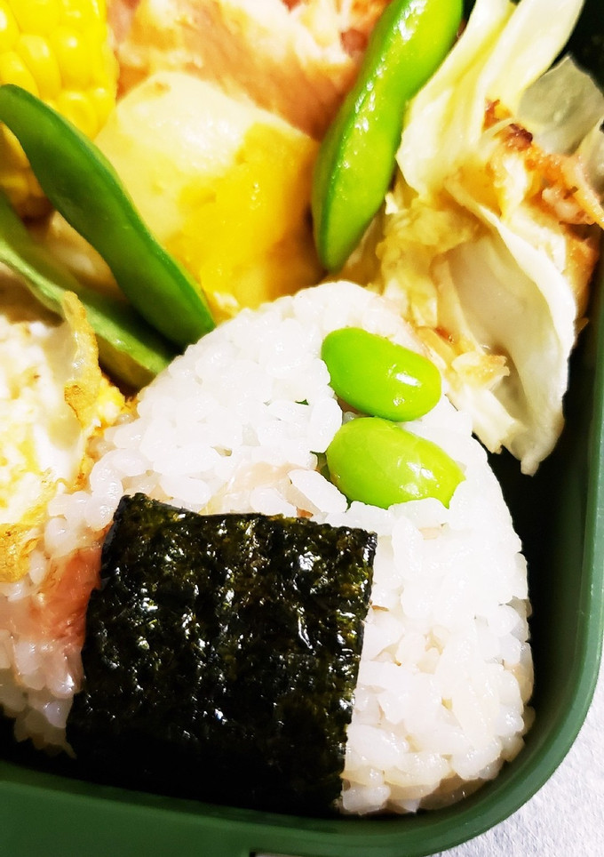かつおぶしと枝豆のめんつゆ風味おにぎり-レシピのメイン写真