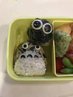 ひじきトトロとまっくろくろすけのおにぎり-レシピのメイン写真