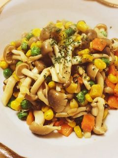 簡単おかず:しめじミックスベジタブル炒め-レシピのメイン写真