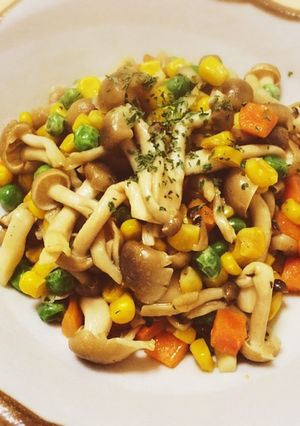 簡単おかず:しめじミックスベジタブル炒め-レシピのメイン写真