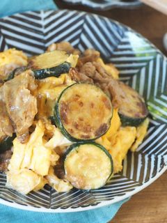 ズッキーニと豚肉の卵炒め-レシピのメイン写真