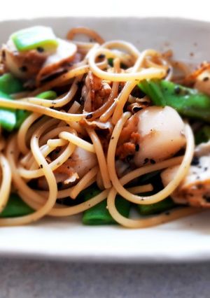 ホタテとナタマメの黒ごまパスタ-レシピのメイン写真