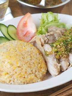 炊飯器で簡単♪炒飯とよだれ鶏プレート-レシピのメイン写真
