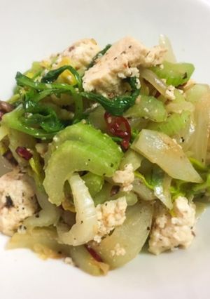 簡単ヘルシー☆豆腐セロリのアンチョビ炒め-レシピのメイン写真