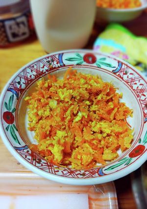 ツナ缶いらず!鮭のニンジンしりしり-レシピのメイン写真