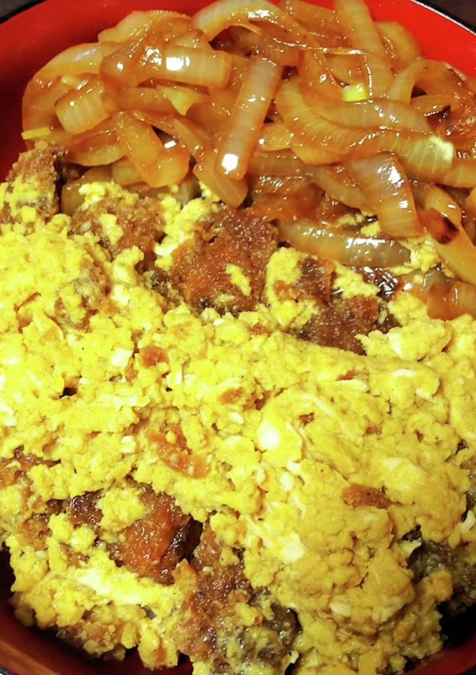 玉ねぎが旨い　そぼろ玉子載せカツ丼-レシピのメイン写真