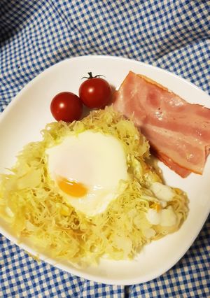 朝食にどうぞ! 簡単キャベツハムエッグ-レシピのメイン写真