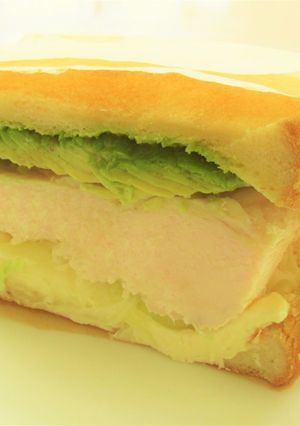 鶏ハムとアボカドとクリームチーズのサンド-レシピのメイン写真