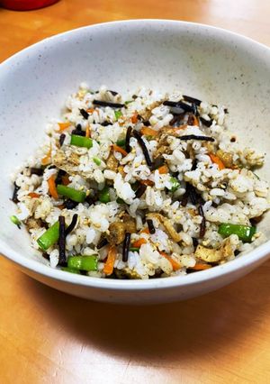 ひじき炒めの混ぜご飯-レシピのメイン写真
