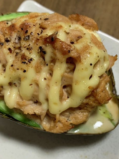 簡単おつまみ☆アボカドのツナチー焼き-レシピのメイン写真