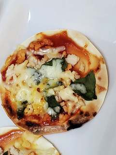 餃子の皮でピザ-レシピのメイン写真