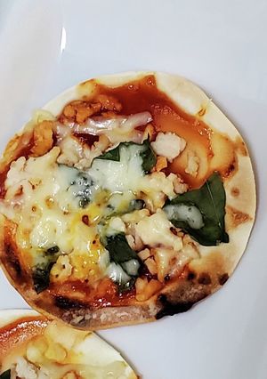 餃子の皮でピザ-レシピのメイン写真