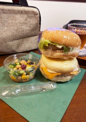 照焼きバーガー＆エッグマフィン　豆サラダ-レシピのメイン写真