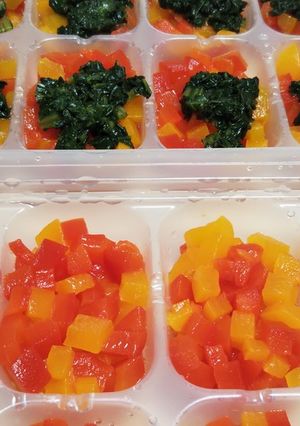 離乳食 冷凍ストック(パプリカ・小松菜)-レシピのメイン写真