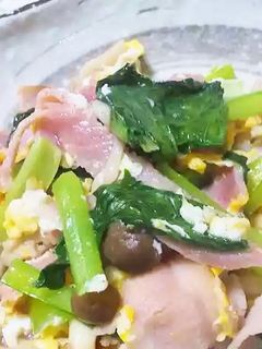 味付け簡単♪小松菜とベーコンの卵マヨ炒め-レシピのメイン写真