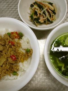 エスニックそぼろ丼-レシピのメイン写真