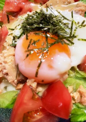 ゆかりのイブクロ　　温玉サラダうどん-レシピのメイン写真