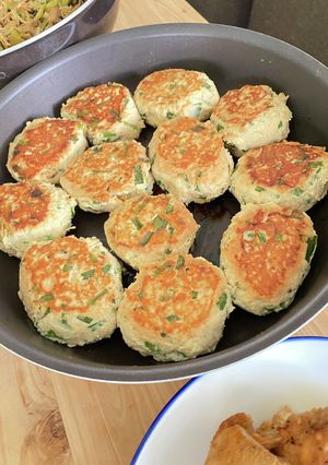 エノキでジューシーおから鶏むねバーグ-レシピのメイン写真