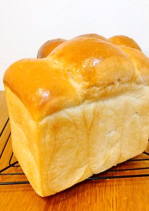 レーズン酵母のフワフワ天然酵母食パン♪-レシピのメイン写真