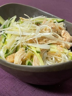 ごま油香る蒸し鶏丼-レシピのメイン写真