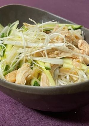 ごま油香る蒸し鶏丼-レシピのメイン写真