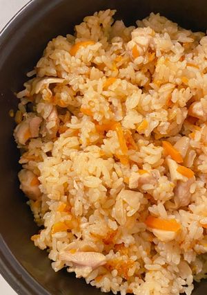 おばぁちゃんの味!鶏と舞茸の炊き込みご飯-レシピのメイン写真