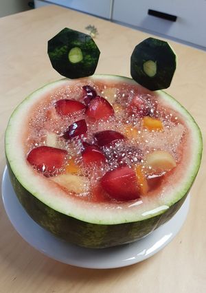 簡単！スイカでカエルのフルーツポンチ-レシピのメイン写真