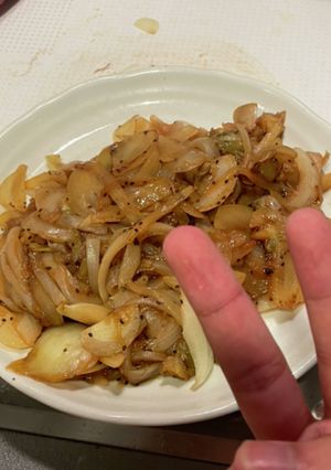 グルメ界に一石を投じたキウイの玉ねぎ炒め-レシピのメイン写真