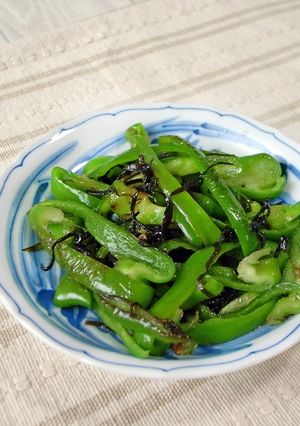 バターでコク旨！ピーマンの塩こんぶ炒め-レシピのメイン写真