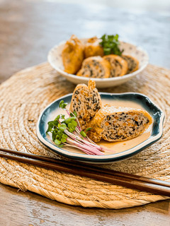 63℃ 簡単!ひじきと鶏ひき肉の巾着煮-レシピのメイン写真