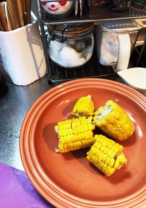 超簡単！皮ごとチンするとうもろこし-レシピのメイン写真