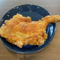 รูปของ 丸ごと一本！骨つき鶏もものサクサク唐揚げ