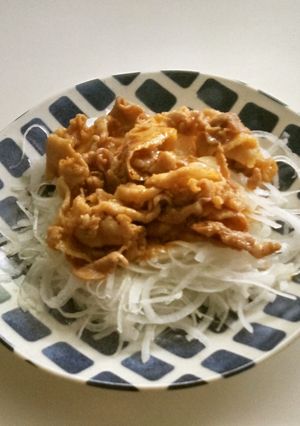 豚肉の炒め物　玉ねぎにのせて-レシピのメイン写真