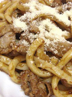 シチューハーフ(ビーフ)で焼きうどん-レシピのメイン写真