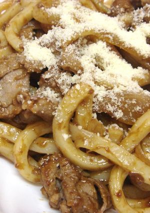 シチューハーフ（ビーフ）で焼きうどん-レシピのメイン写真