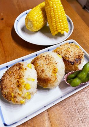 焦がしバター醤油のトウモロコシおにぎり-レシピのメイン写真