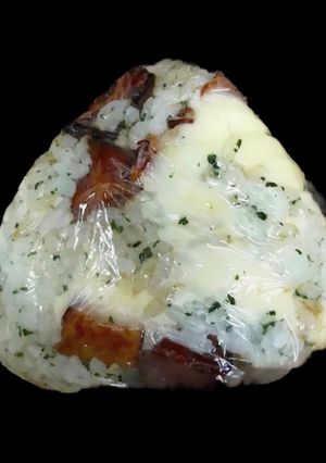 お弁当用☆おにぎり／ベーコンしそチーズ-レシピのメイン写真