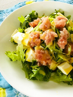 一人ランチ☆残ったマグロのたたきでサラダ-レシピのメイン写真