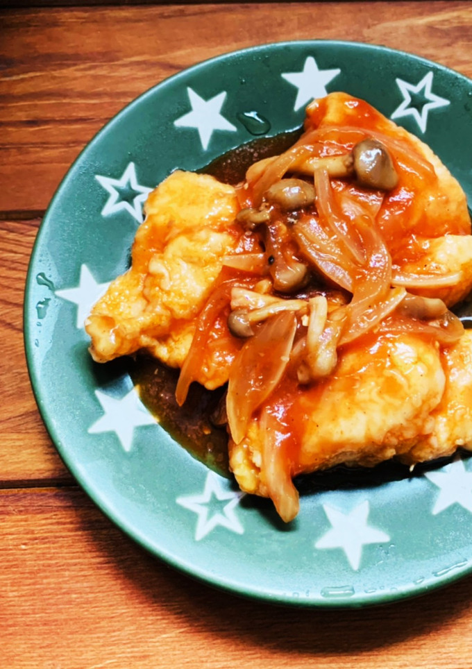 鶏肉と玉ねぎとしめじのケチャ炒め-レシピのメイン写真