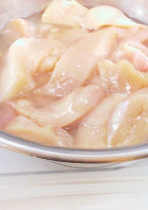 鶏胸肉を重そうで柔らかく-レシピのメイン写真