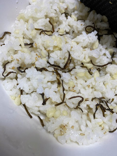 塩昆布と天かすのおにぎり-レシピのメイン写真