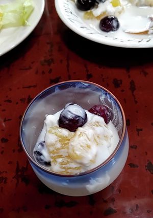 今日のデザート、飲むヨーグルトをかけて-レシピのメイン写真