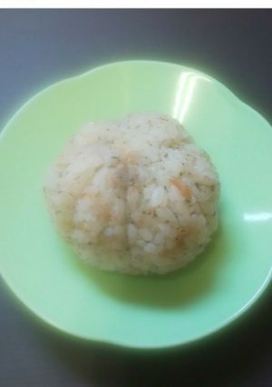 梅干とツナ缶の混ぜ込みおにぎり☆-レシピのメイン写真