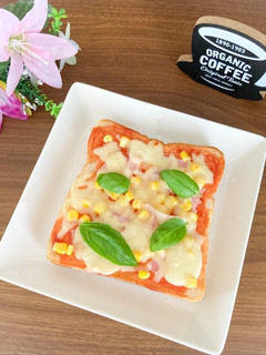 バジルが決め手!絶品ピザトースト-レシピのメイン写真